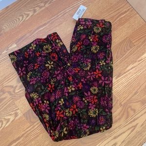 UO Floral Velvet Pants!